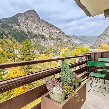Appartamento Awesome Three Bedroom In Courmayeur
