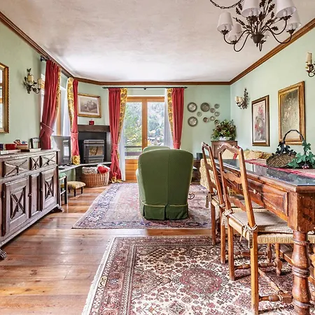 Appartamento Awesome Three Bedroom In Courmayeur