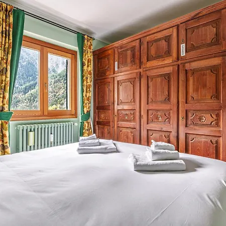 Apartment Awesome Three Bedroom In