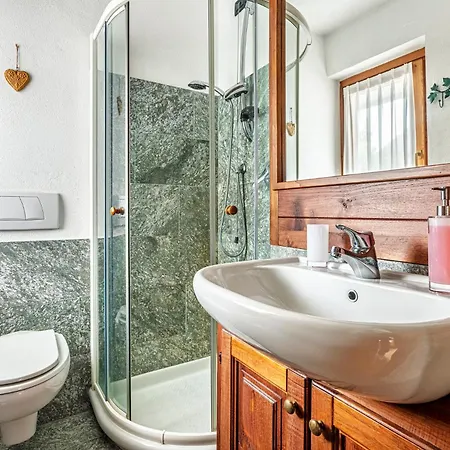 Awesome Three Bedroom In Апартаменты