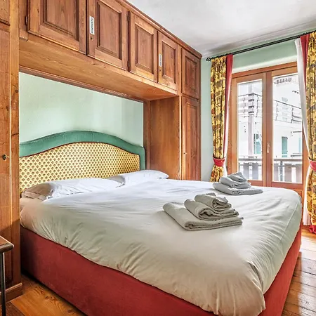 Апартаменты Awesome Three Bedroom In