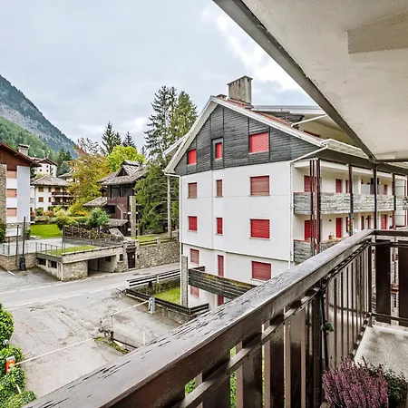 Apartment Awesome Three Bedroom In