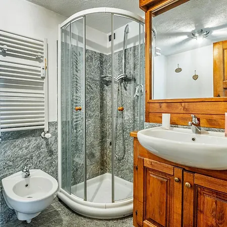 Awesome Three Bedroom In Апартаменты