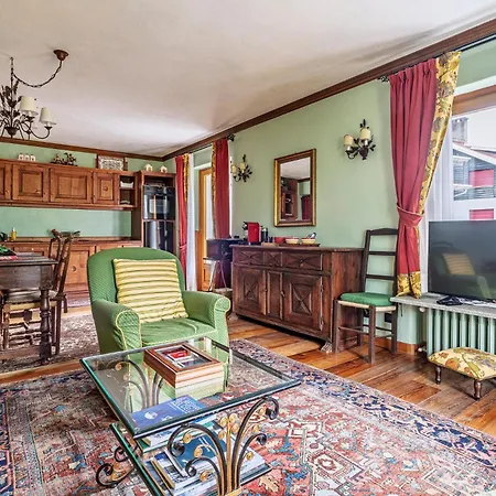 Apartmán Awesome Three Bedroom In