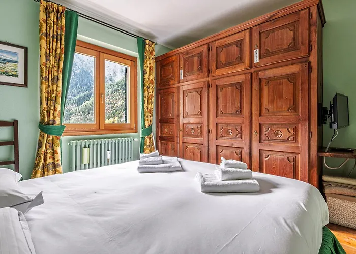 Apartment Awesome Three Bedroom In