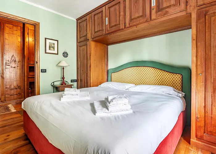 Apartment Awesome Three Bedroom In Courmayeur