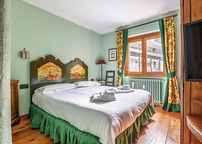 Awesome Three Bedroom In Courmayeur