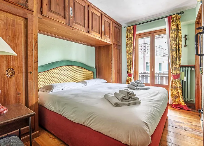 Apartment Awesome Three Bedroom In