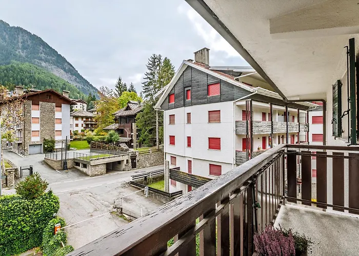 شقة Awesome Three Bedroom In