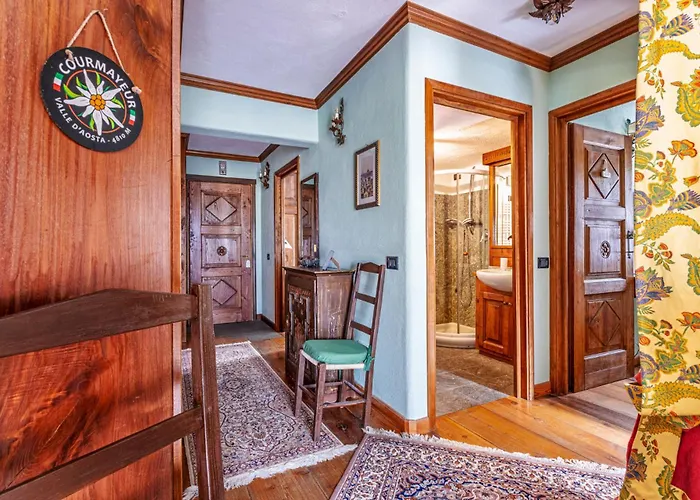 Awesome Three Bedroom In شقة *