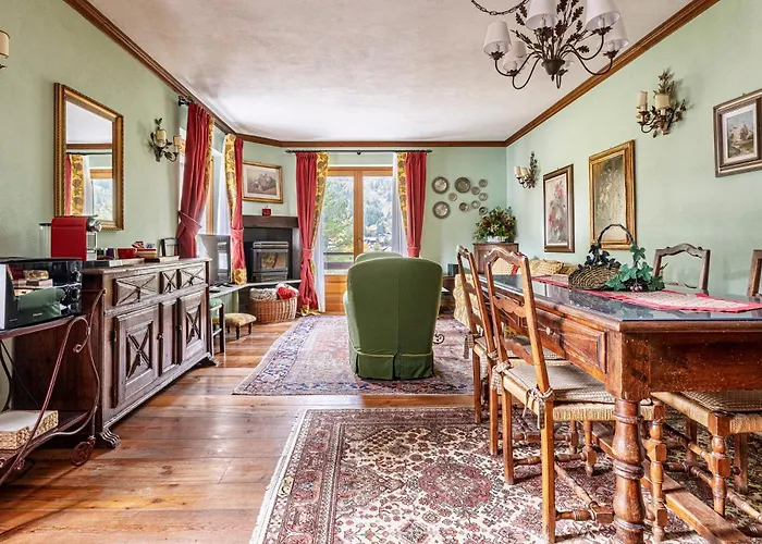 Apartment Awesome Three Bedroom In Courmayeur